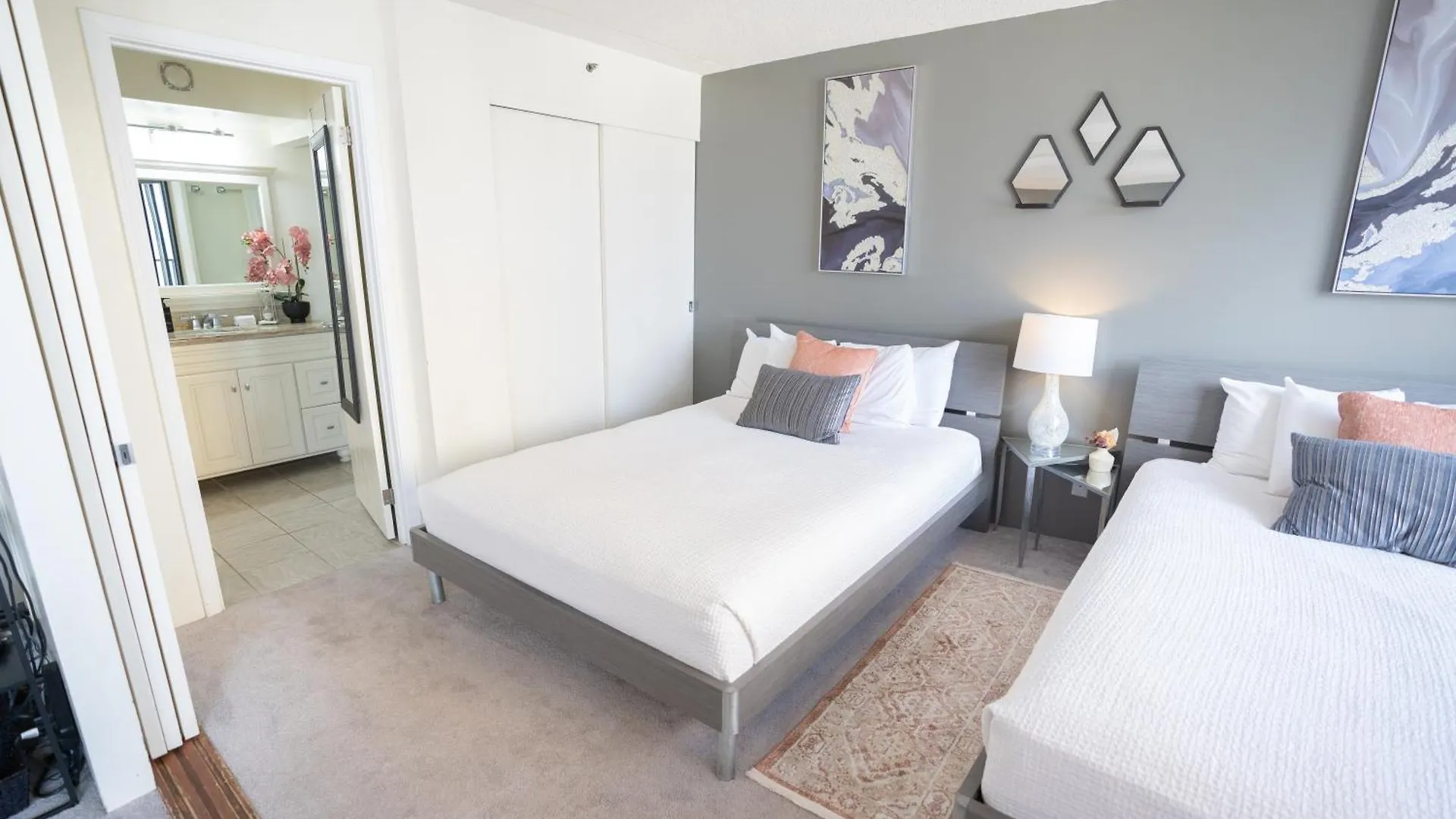 Deluxe Ocean View Condo 2 Queen Beds In Waikiki, Free Parking & Wi-Fi Гонолулу